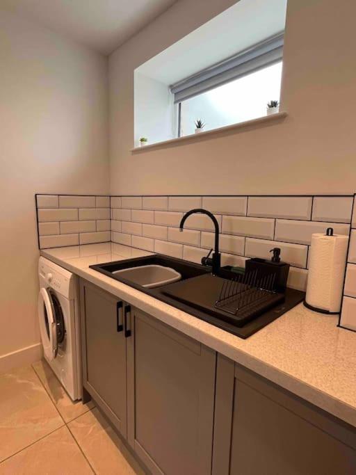 Апартаменты Entire Property In Downham Market, Serviced Accomodation Экстерьер фото